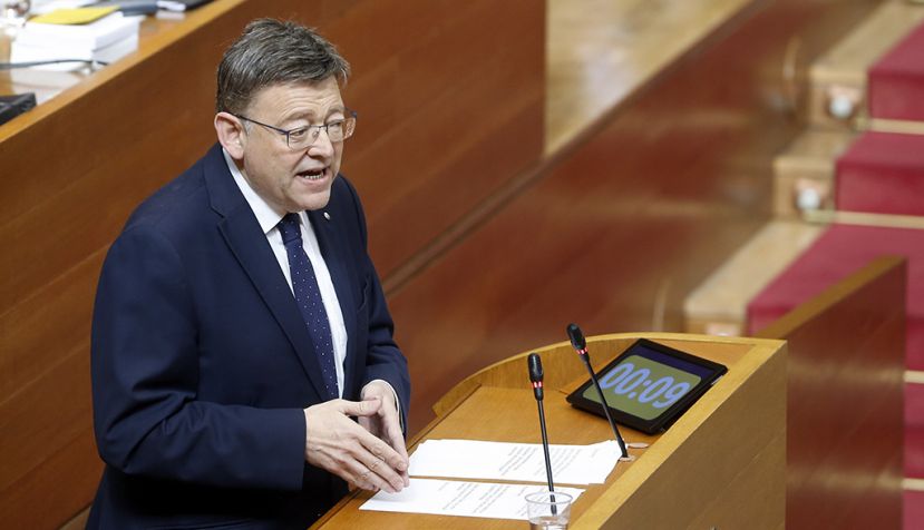 VALENCIA, 15/06/2017.- El president de la Generalitat, Ximo Puig, durante la sesión de control en el pleno de Les Corts donde ha respondido a las preguntas de las portavoces. EFE/Kai Försterling